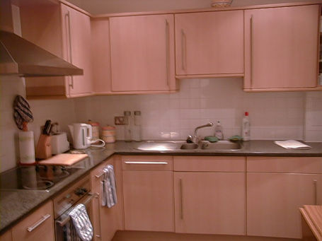 kitchen3.jpg (22987 bytes)