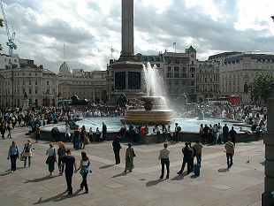 fountain.jpg (24378 bytes)